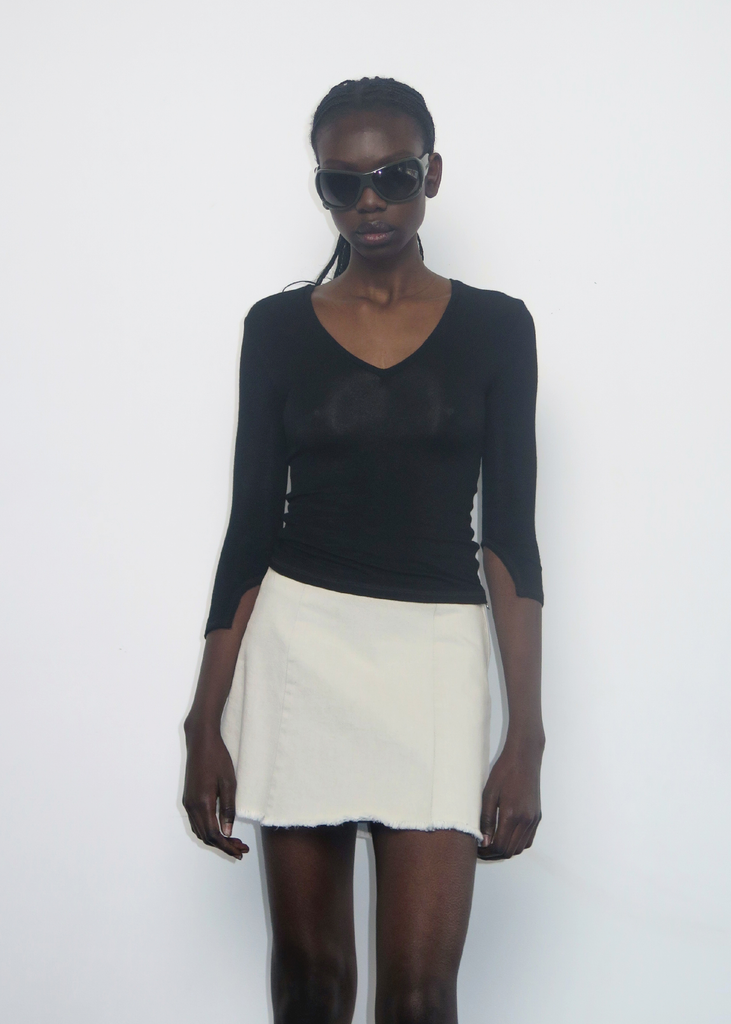 Assume V-Neck ~ Black