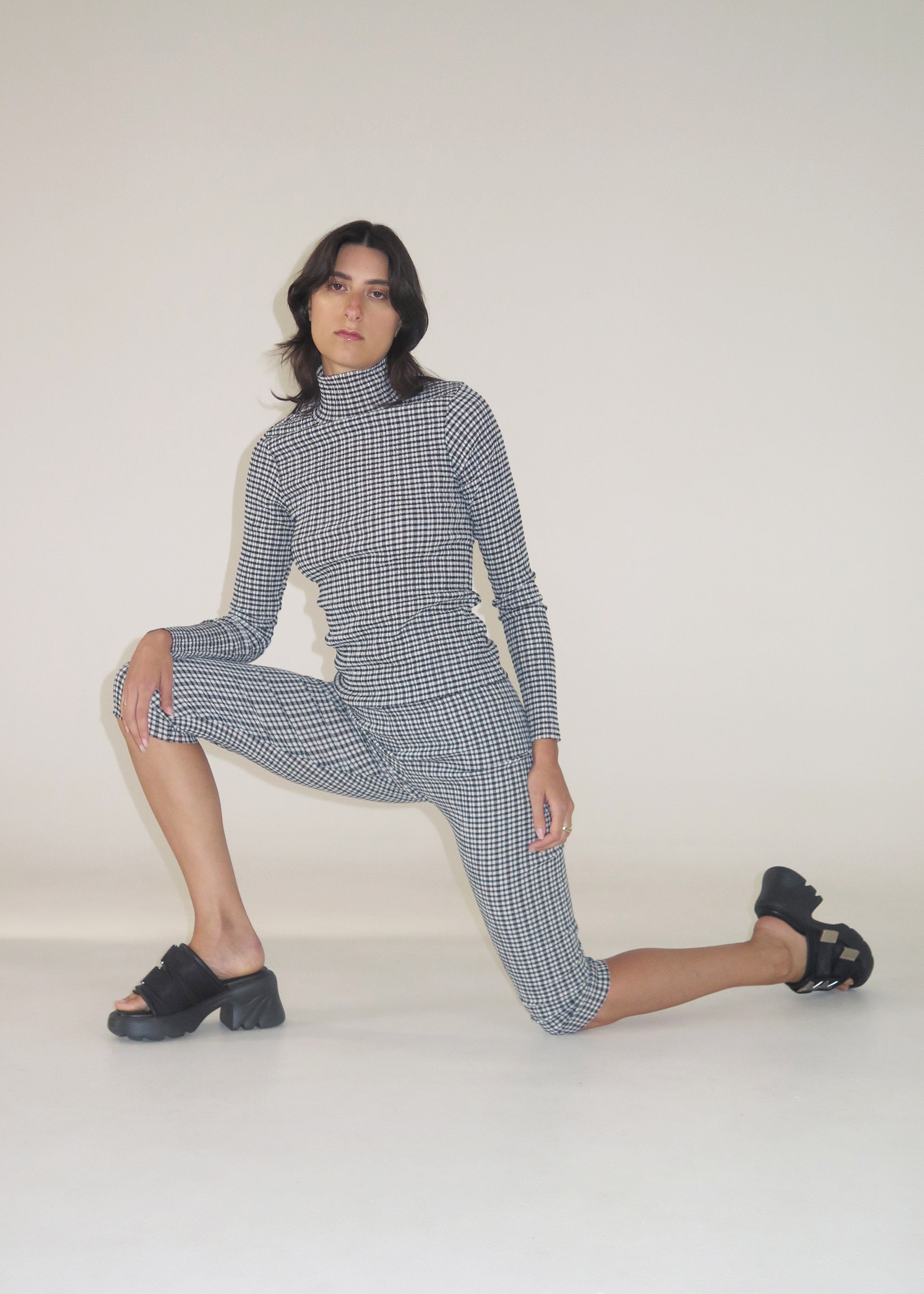 Metaphor Turtleneck ~ Mono